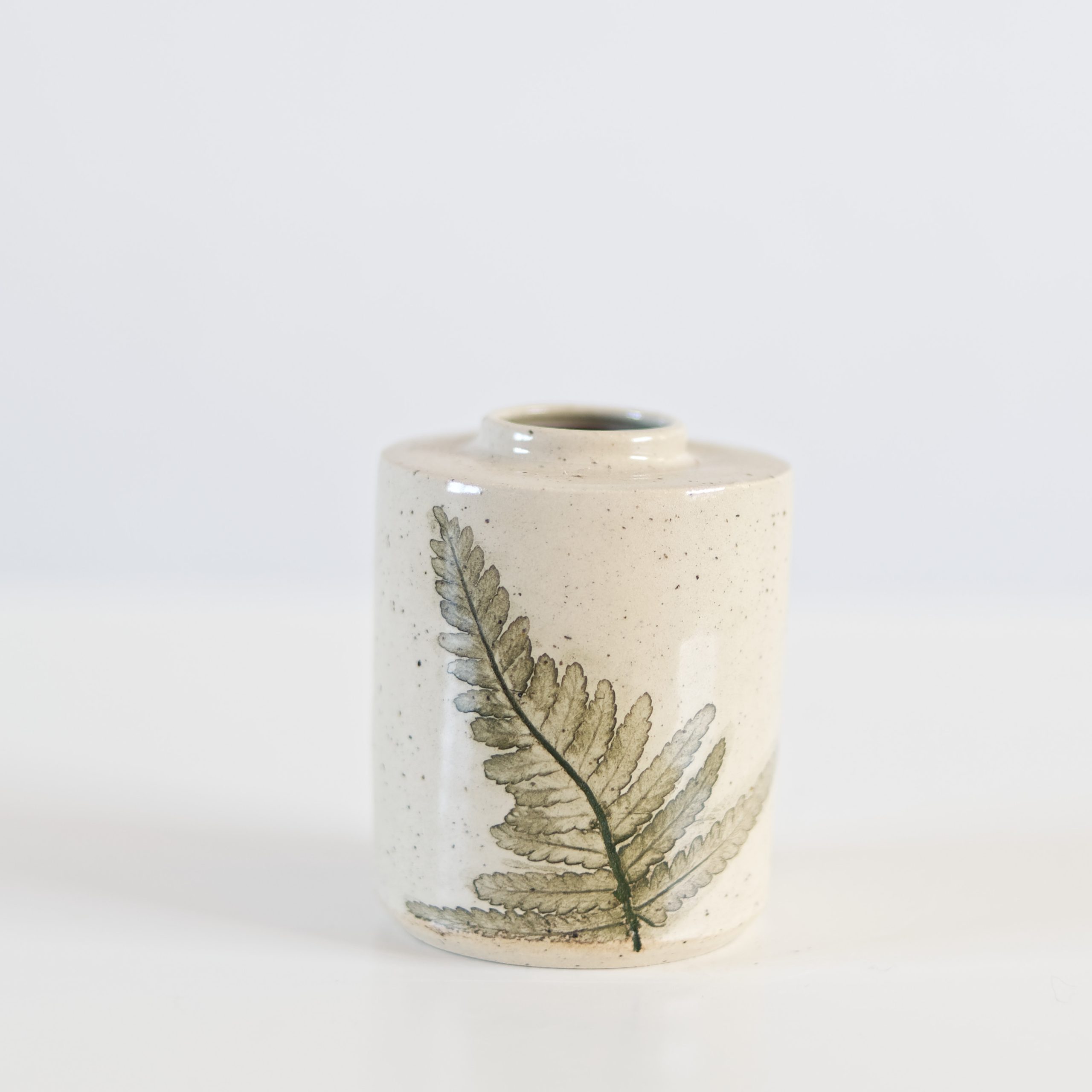 Wish Vase Sailing 1 Ambachtelijk wensvaasje van keramiek, natuurgeïnspireerd design uit Maastricht