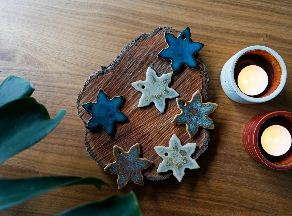 Original Ceramic Christmas Gift. 1 Handgemaakte keramieken kerstster voor in de kerstboom, unieke decoratie